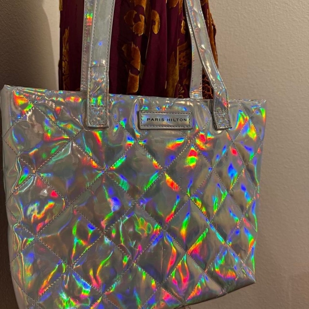 2000s Y2K Paris Hilton holographic tote bag with quilted diamond pattern - Picture 3 of 4